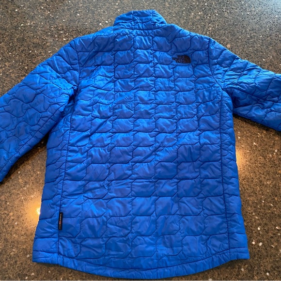 Boys North Face Thermoball jacket - Picture 2 of 6